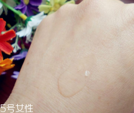 ipsa流金水什么味道？爛荔枝的味道