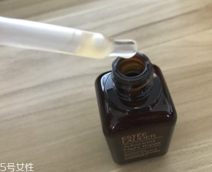 雅詩蘭黛適合油性皮膚嗎？