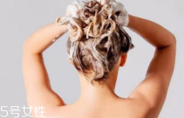 不洗頭怎么去油？三個方法三天不洗頭