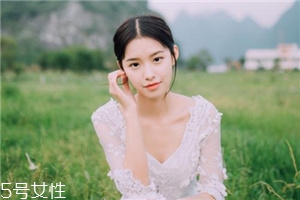 玻尿酸填充法令紋會(huì)腫嗎？注射后24小時(shí)輕微紅腫