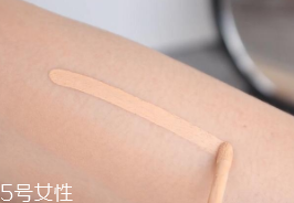 怎么遮瑕雀斑效果最好？雀斑遮瑕少不了遮瑕筆