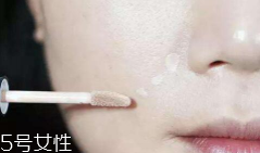 怎么遮瑕雀斑效果最好？雀斑遮瑕少不了遮瑕筆