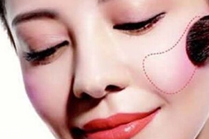 長臉型怎么打腮紅？視覺上縮短臉型