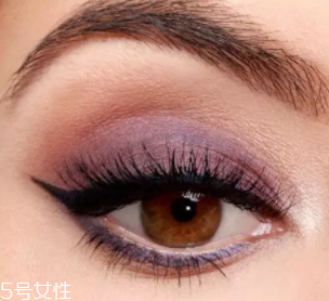 紫色眼影怎么畫好看？淡紫色超有女人味