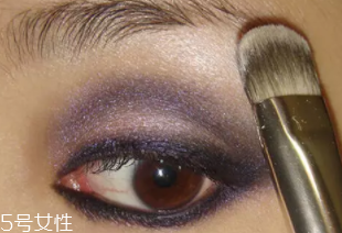 紫色眼影怎么畫好看？淡紫色超有女人味