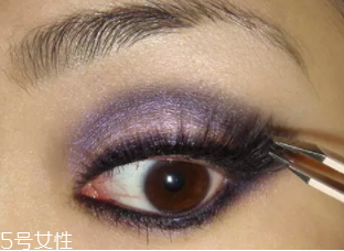 紫色眼影怎么畫好看？淡紫色超有女人味