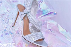 casadei鞋子多少錢？開啟你的奢華清單