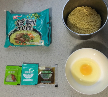 藤嬌牛肉面和藤椒牛肉面哪個好吃？統(tǒng)一和康師傅的對決