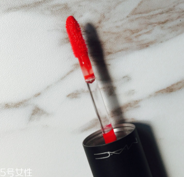 2018今年MAC和紀(jì)梵?？诩t哪個(gè)值得買(mǎi)？紀(jì)梵希低調(diào)奢華