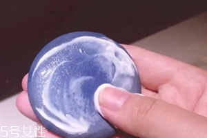 氣墊粉撲洗多久換一次？一定要經(jīng)常洗經(jīng)常換