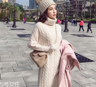 長(zhǎng)款毛衣怎么搭配外套？六款毛衣連衣裙怎么搭都好看