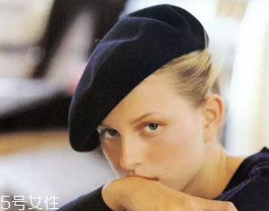 戴什么帽子顯臉??？寬檐帽讓臉看起來小