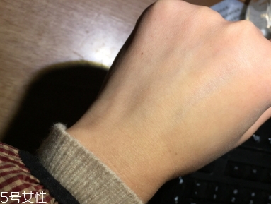 雅詩(shī)蘭黛卸妝乳怎么用？