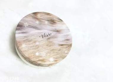 2018蜜粉餅?zāi)膫€牌子好？