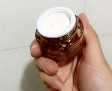 雅詩蘭黛多效智妍眼霜怎么用？