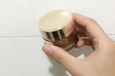 雅詩蘭黛多效智妍眼霜怎么用？