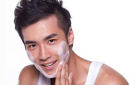 男士護(hù)膚品用什么牌子好？男士護(hù)膚品步驟