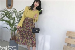 碎花長(zhǎng)裙搭配什么上衣？復(fù)古或優(yōu)雅隨意切換