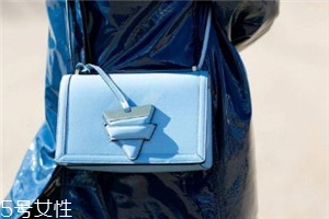 loewe是幾線品牌？時(shí)尚界的it bag