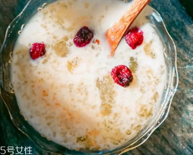 雪燕可以用熱水泡發(fā)嗎？熱水vs冷水