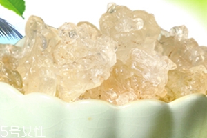 雪燕可以生吃嗎？雪燕沒(méi)煮熟可以吃嗎？