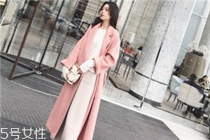 粉色外套怎么搭配？粉嫩少女系穿搭