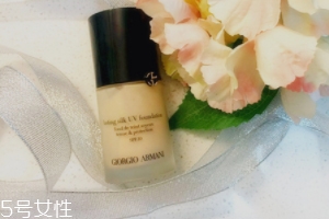 阿瑪尼粉底液脫妝嗎？4小時(shí)后要補(bǔ)妝