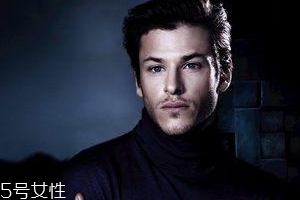 男士香水怎么噴效果最好？4種噴法告別平庸