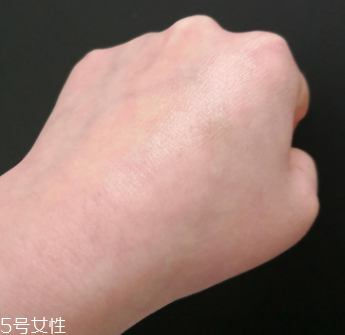 碧唇小藍(lán)罐怎么樣？滋潤效果超好
