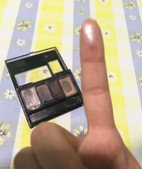 KATE眼影飛粉嗎？持久不飛粉