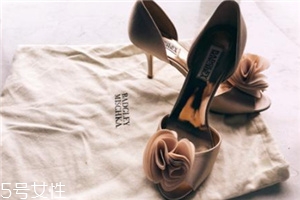 badgley mischka是什么牌子？高性價(jià)比婚鞋首選