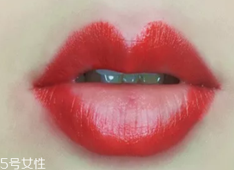 絲絨口紅和啞光哪個(gè)好？正式場(chǎng)合用啞光