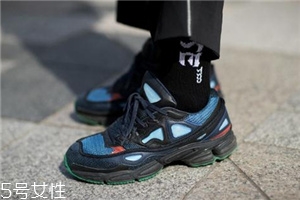 運(yùn)動(dòng)鞋能撐大嗎？可以用撐鞋器