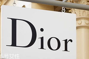 dior迪奧和香奈兒化妝品哪個好？檔次更高