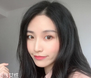 春天適合什么顏色口紅？首選活力西柚色