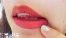 黑黃皮口紅顏色怎么選？首選玫瑰豆沙色