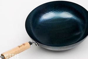 章丘鐵鍋怎么開鍋？臻三環(huán)鐵鍋開鍋教程