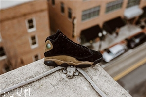 運動鞋鞋邊破了怎么辦？巧妙修補不浪費