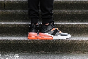 運(yùn)動(dòng)鞋比皮鞋大一碼還是小一碼？