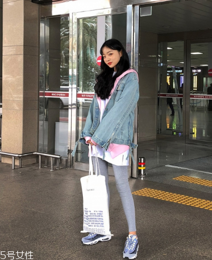 牛仔上衣配什么鞋子？輕松凹出街拍潮范