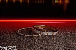 卡地亞手鐲會有劃痕嗎？一生摯愛的象征