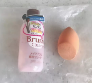 美妝蛋能用洗面奶洗嗎？洗面奶洗不掉彩妝