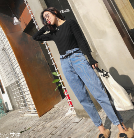牛仔褲可以和黑色衣服一起洗嗎？