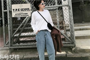 牛仔褲要翻過來洗嗎？翻過來洗可以減少褪色