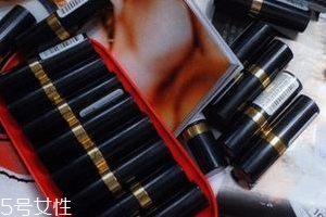 露華濃黑管口紅怎么樣？4種質(zhì)地全試色
