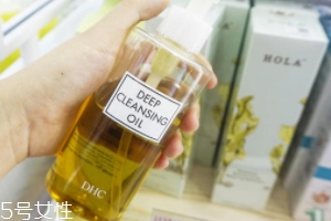 卸妝油乳化要多久？3到5分鐘