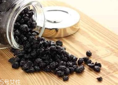 藍(lán)莓干是酸性還是堿性？屬于堿性