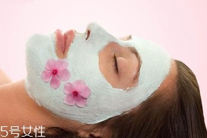 敷完面膜不洗臉會(huì)怎么樣？粉刺悶痘毛孔堵塞