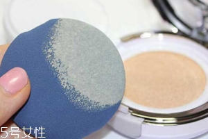 氣墊卡粉浮粉怎么辦？上妝方式換一換
