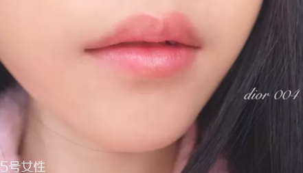 迪奧005和004哪個(gè)好看？